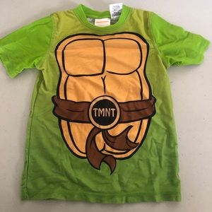 Nickelodeon boys size 5T shirt (dri fit feel)